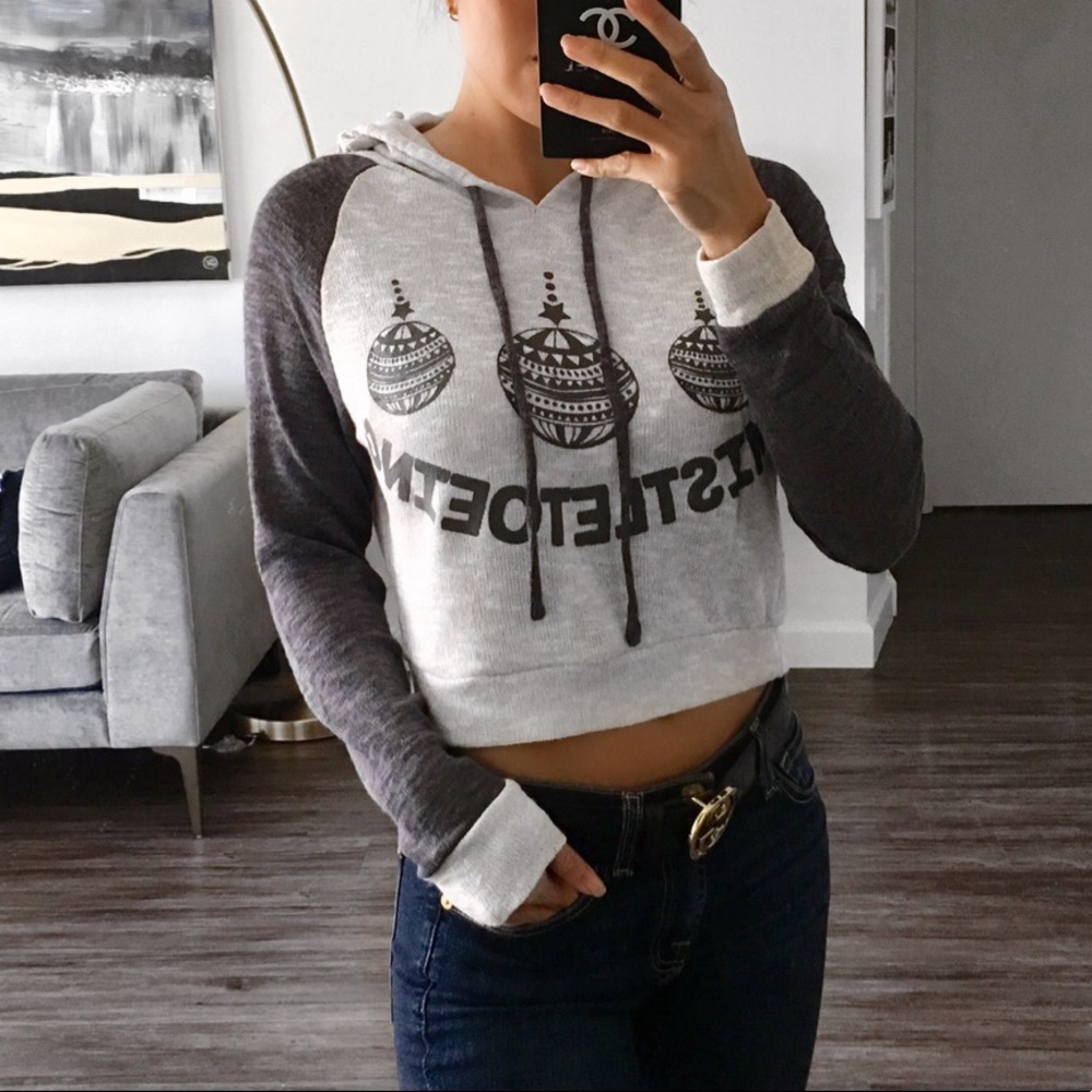 🏷HOLLY - Mistletoe Hooded Sweater